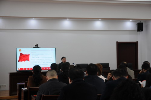 胡艳鹃同志为人民调解员开展业务培训.jpg 胡艳鹃同志为人民调解员开展业务培训.jpg