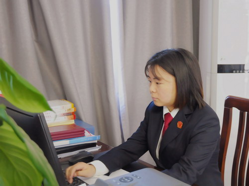 刘婷.jpg 刘婷.jpg