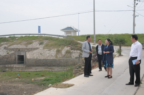 五月中旬党组书记、院长李海英到澴西村调研了解到相关情况.jpg 五月中旬党组书记、院长李海英到澴西村调研了解到相关情况.jpg